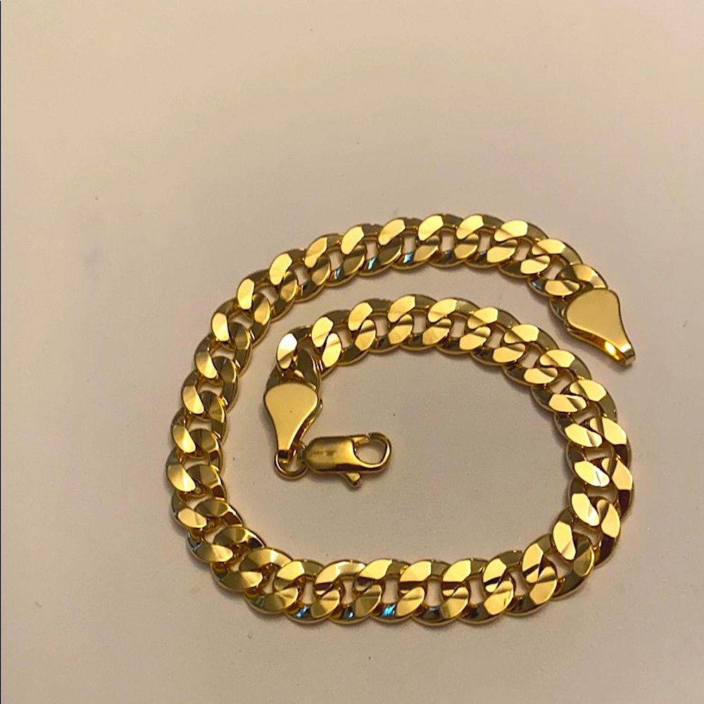 Gold plated bracelet Cuban link 8.5”, width 7 mm